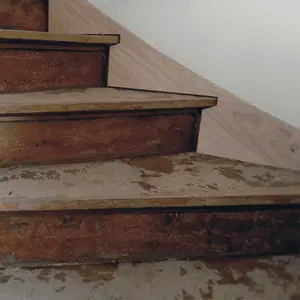 TRaprenovatie - zijkant afwerking